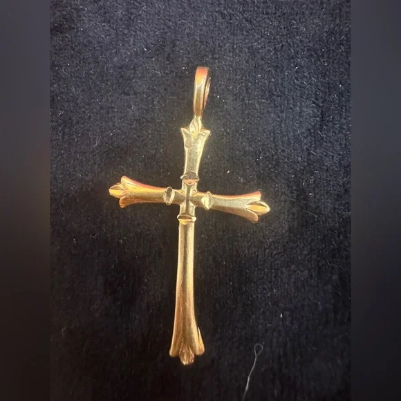 Yellow Gold 1.5” cross necklace pendant - Picture 6 of 13